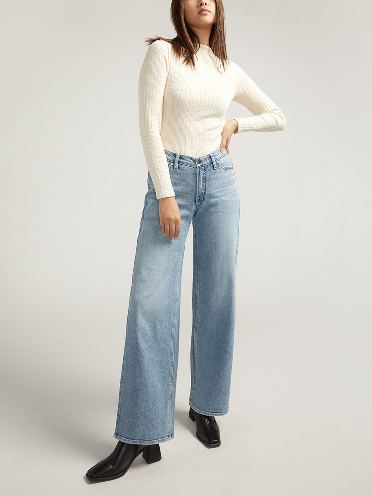 V-Front Mid Rise Wide Leg Jeans image number 0